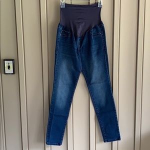 Old Navy Dark Wash Maternity Jeans size 6